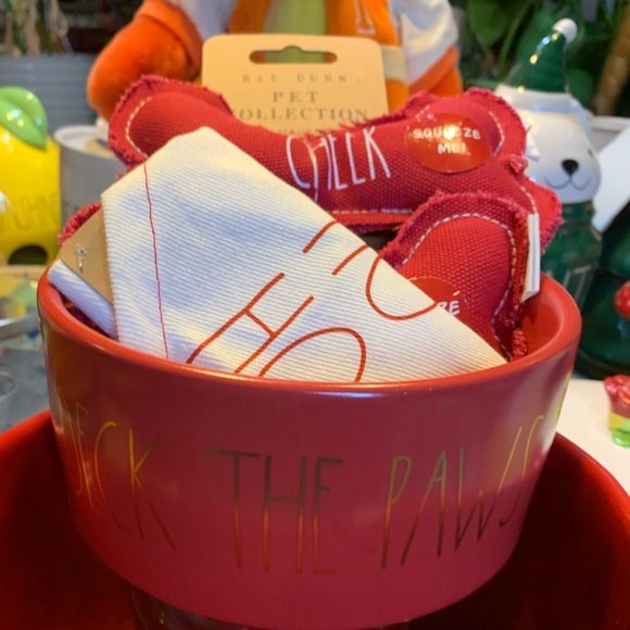 RAE DUNN DOG DISH GIFT SET! NIB!! 🐾 DECK THE PAWS. - Picture 11 of 12